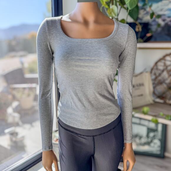 Athleta, Heathered Gray Scoop Neck Ribbed Long Sleeve Top Women's XS, Activewear - Picture 10 of 11